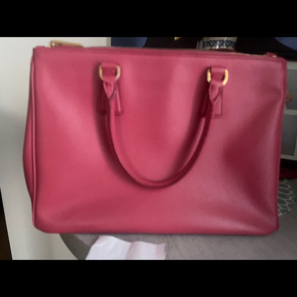 Authentic Prada Saffiano Leather with Strap - Picture 7 of 12